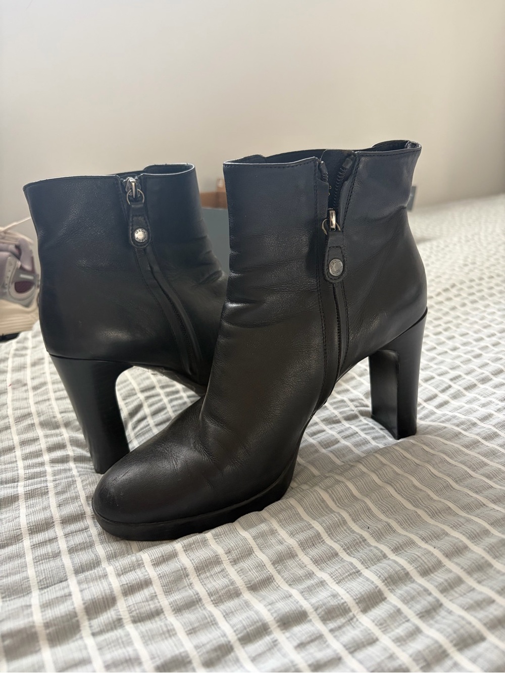 Geox Black Leather Heeled Ankle Boots
